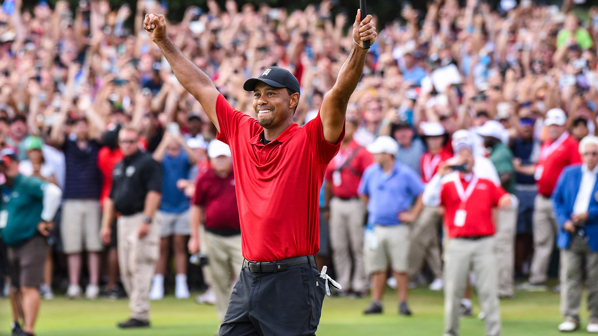 Tiger Woods caps comeback season with win No. 80