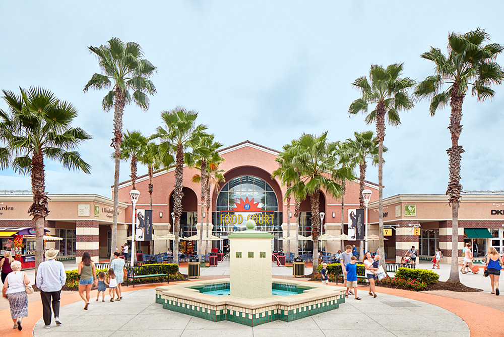 File:Orlando Premium Outlets 01.JPG - Wikimedia Commons